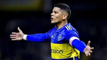 Marcos Rojo festejando con la camiseta de Boca.