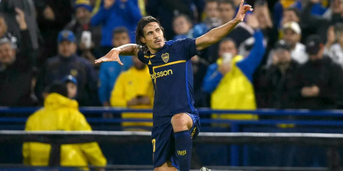 Edinson Cavani haciendo su mítico festejo tras marcar ante Godoy Cruz.