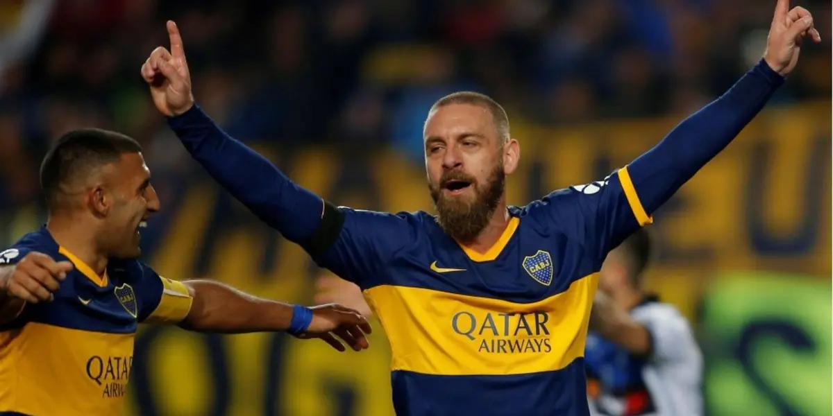 La leyenda italiana disfruta de sus vacaciones en Disney y un detalle volvió locos a todos los hinchas xeneizes.