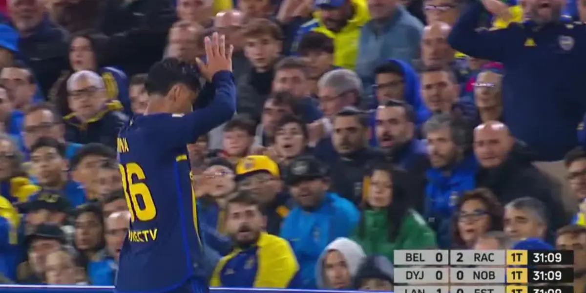 Cristian Medina pidiendo perdón a la hinchada de Boca tras ser expulsado.