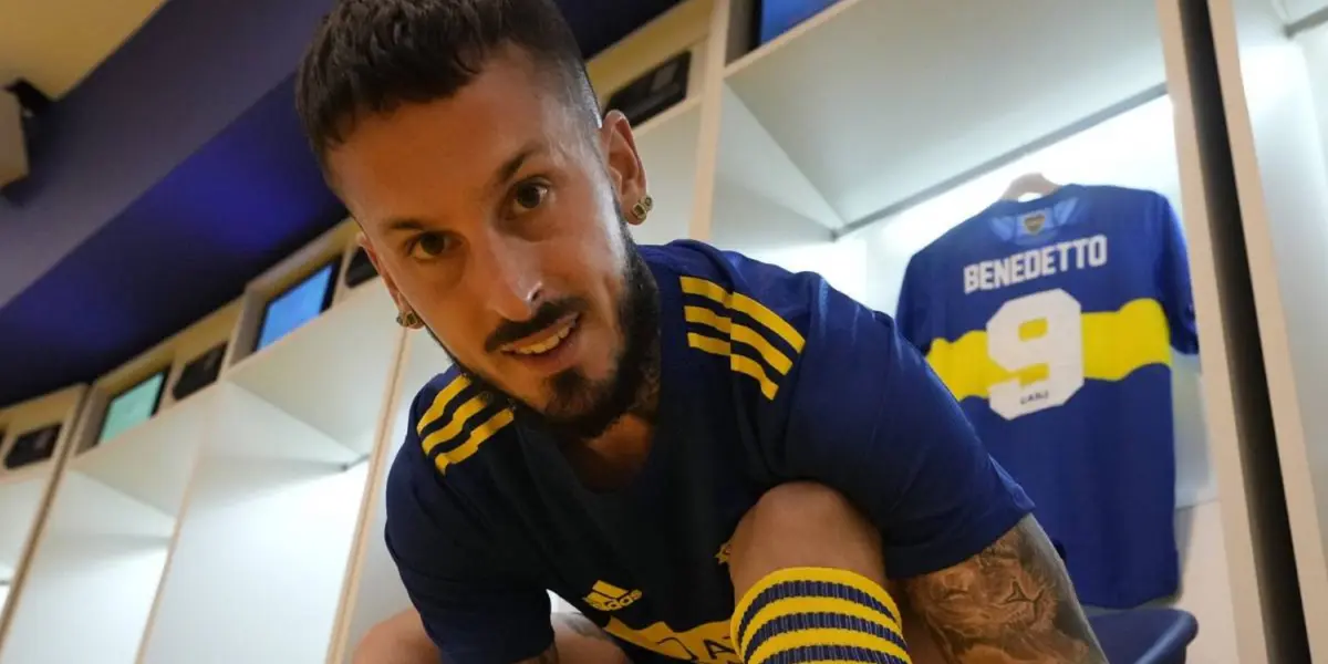 Darío Benedetto en el vestuario de Boca.