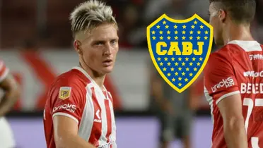 Santiago Ascacibar con Estudiantes y a su lado el escudo de Boca.